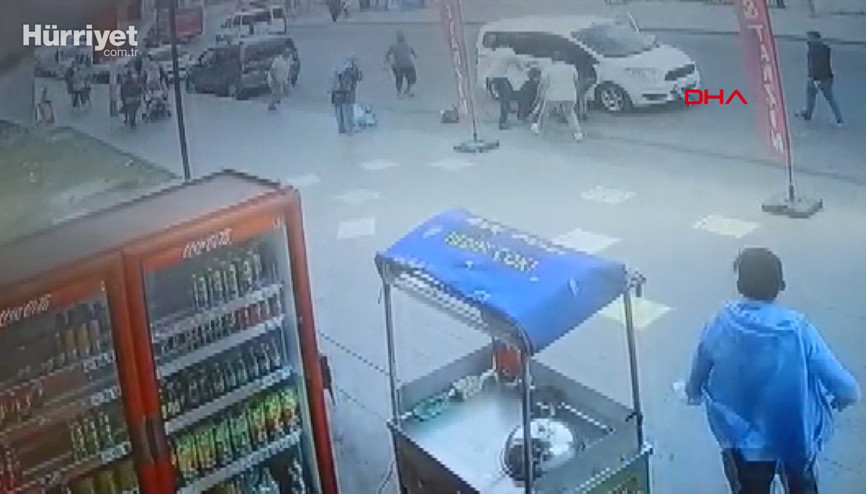 Esenyurtta 5 yaşındaki çocuk otomobilin altında kaldı