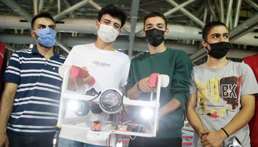 Erzurumlu liseliler su altı robotu yaptı