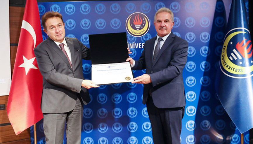 TED’e 5 yıl süreyle ‘tam akreditasyon’ hakkı