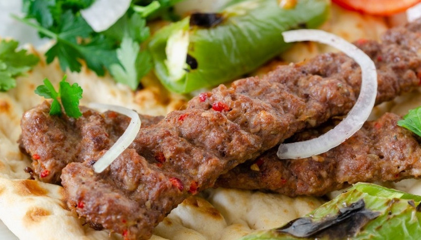 Gelinim Mutfakta Adana kebabı nasıl yapılır Adana kebap tarifi, malzemeleri Gelinim Mutfakta Adana kebabı nasıl yapılır Adana kebap tarifi, malzemeleri