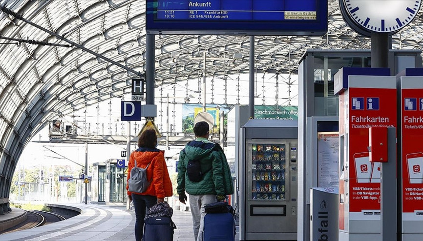 Almanya’da demir yolu şirketiyle makinistler anlaştı