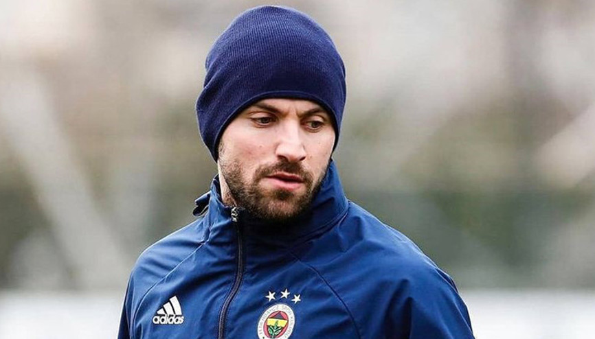 Fenerbahçede Mesut Özilin golünden sonra Sinan Gümüş...