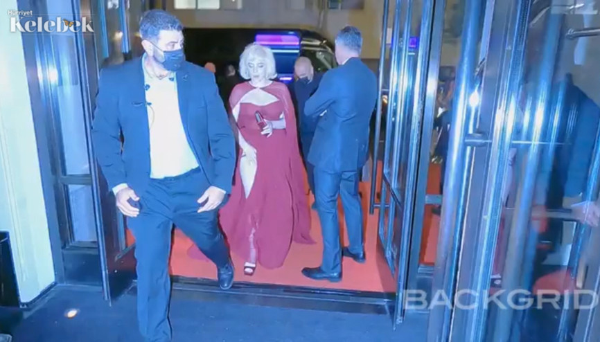 Önce saç rengi, sonra tarzı değişti Önce saç rengi, sonra tarzı değişti