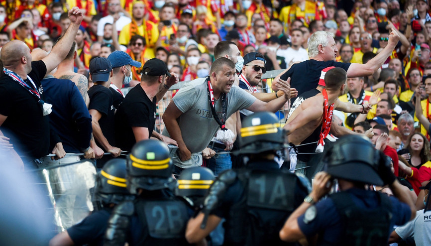 Lens - Lille maçında ortalık fena karıştı