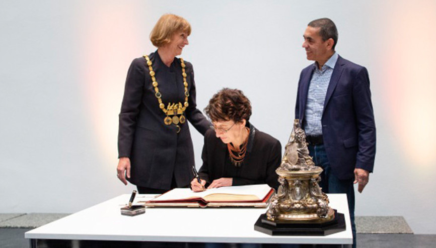 Şahin, Türeci ve Kariko tüm dünyaya umut olmuşlardı: Almanyanın en büyük bilim ödülü BioNTech bilim insanlarına verildi