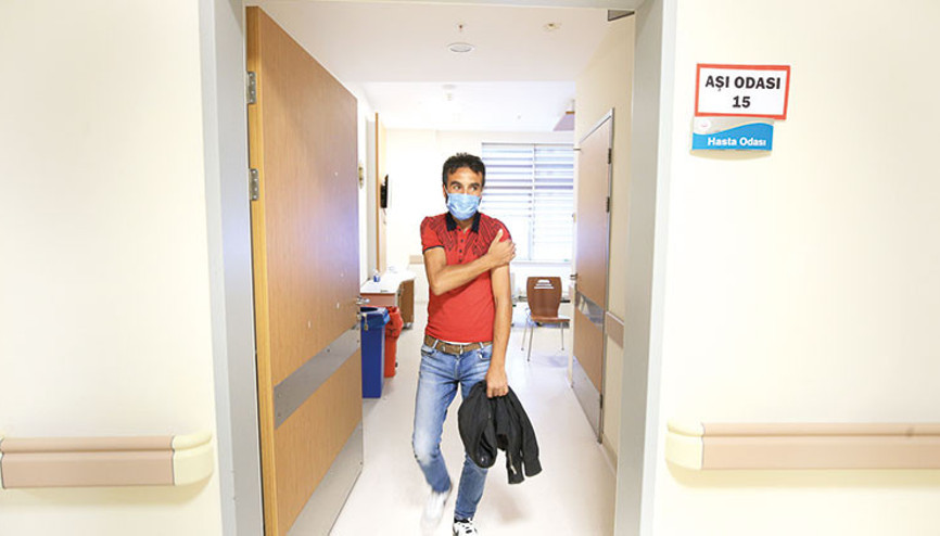 ‘Milyonlarca aşıda ciddi yan etki yok’