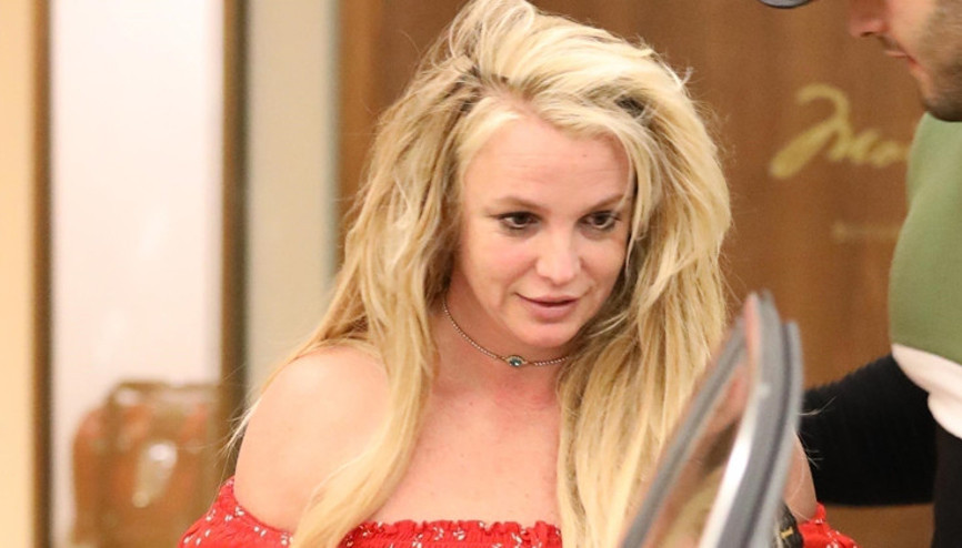 Britney Spears artık özgür Los Angeles mahkemesi şarkıcının babasının vasilik yetkisini askıya aldı