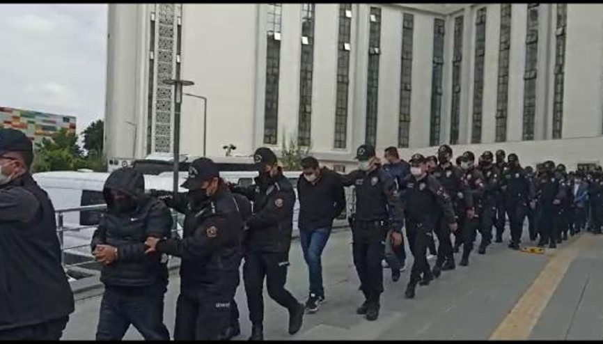 Örgüt lideri, kendisini müşteri diye tanıtan polise sahte dolar pazarlamış