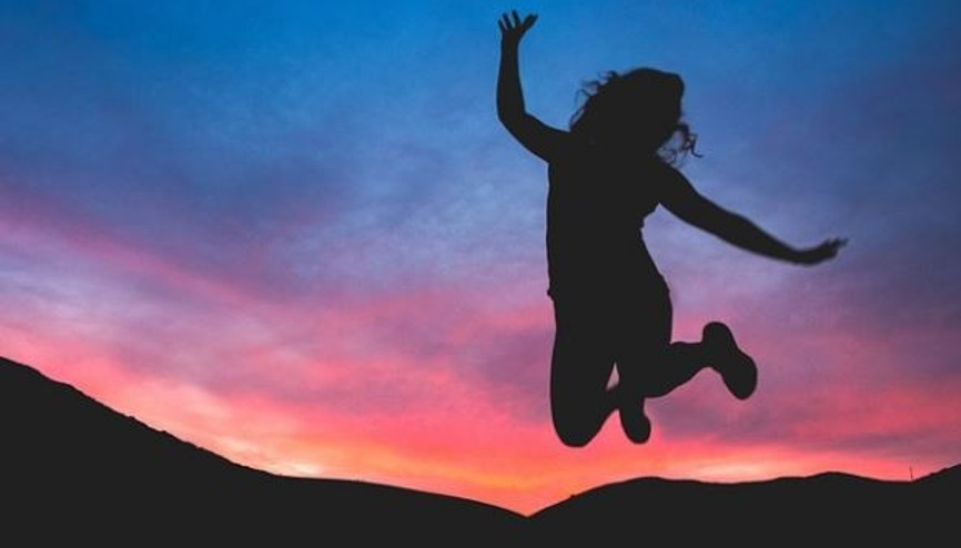 Jumping jacks nedir, ne işe yarar ve nasıl yapılır Jumping jacks hareketi hangi kasları ve nereyi çalıştırır