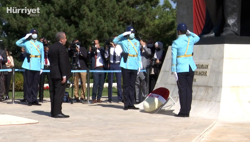 Meclisin 27. Dönem 5. Yasama Yılı açılışı  öncesinde TBMM Atatürk anıtında tören