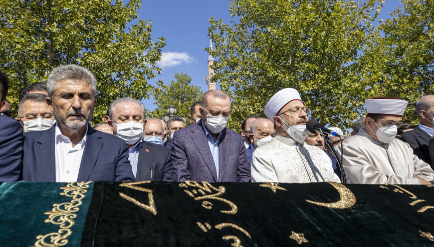 Oğuzhan Asiltürk son yolculuğuna uğurlandı