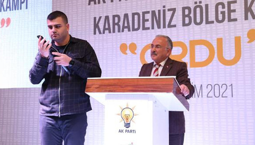 Cumhurbaşkanı Erdoğan, partisinin gençlik kolları toplantısına telefonla katıldı