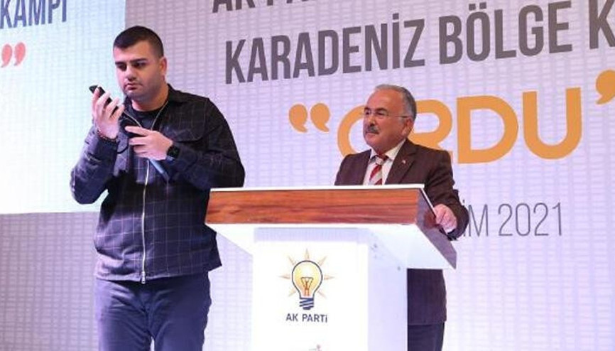 Cumhurbaşkanı Erdoğan, partisinin gençlik kolları toplantısına telefonla katıldı