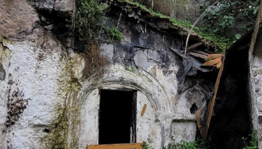 Yangın sonrası 2 bin yıllık şapel ortaya çıktı