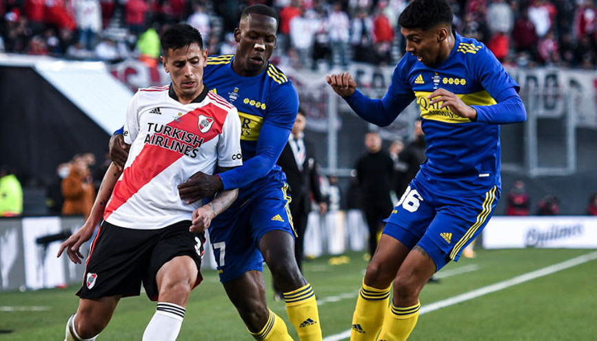 Superclasicoda kazanan River Plate Boca Juniors...