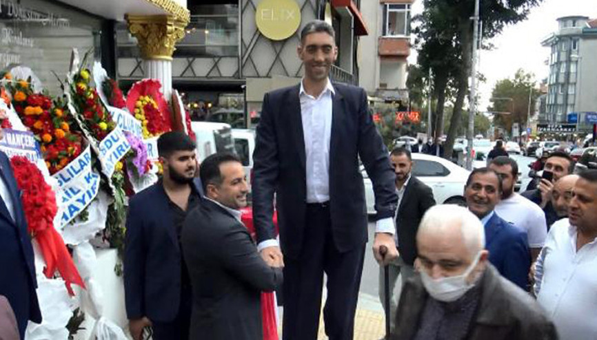 Dünyanın yaşayan en uzun insanı: Bana 5 doz aşı yapılmasını istedim