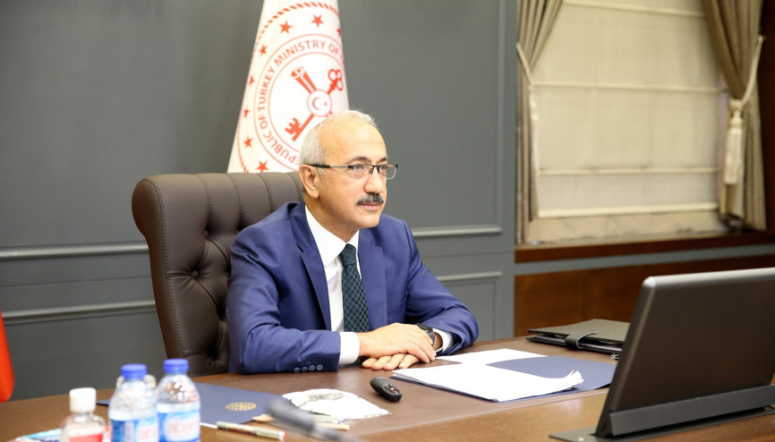 Bakan Elvan Fransız mevkidaşı ile görüştü