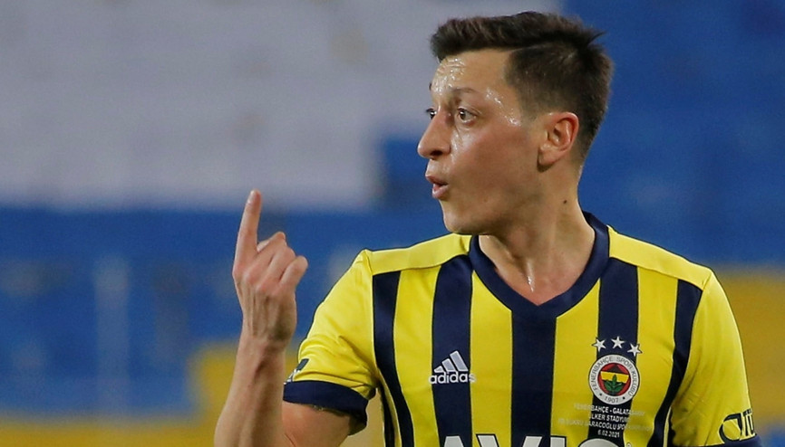 Mesut Özilden İngilterede Güney Asyalılar için futbol okulu