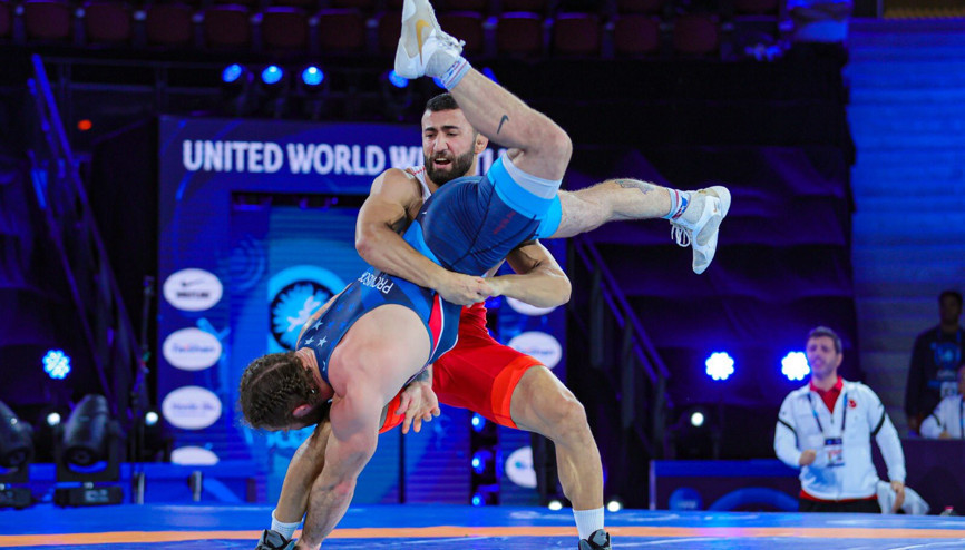 Milli güreşçi Burhan Akbudak, Dünya Şampiyonasında finale yükseldi