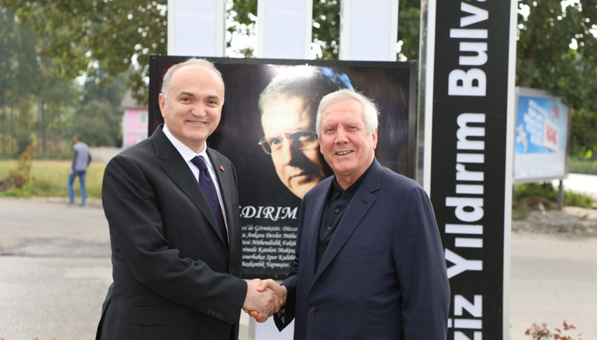Aziz Yıldırım, Düzcede adının verildiği bulvarı gezdi
