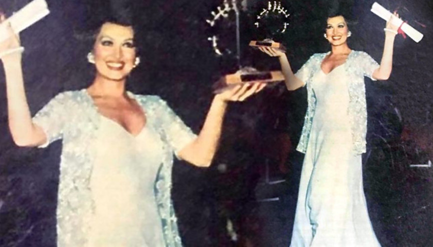 Türkan Şoray paylaştı: Bir ödül gecesi... Türkan Şoray paylaştı: Bir ödül gecesi...