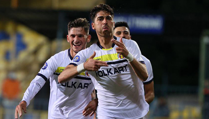 5 gollü maçta Menemenspor, Samsunsporu yendi