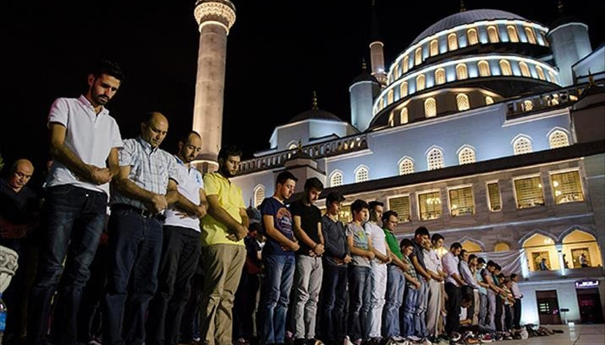 Mevlid Kandilinde neler yapılır Kandilde yapılacak ibadetler nelerdir İşte Mevlid Kandili ibadetleri