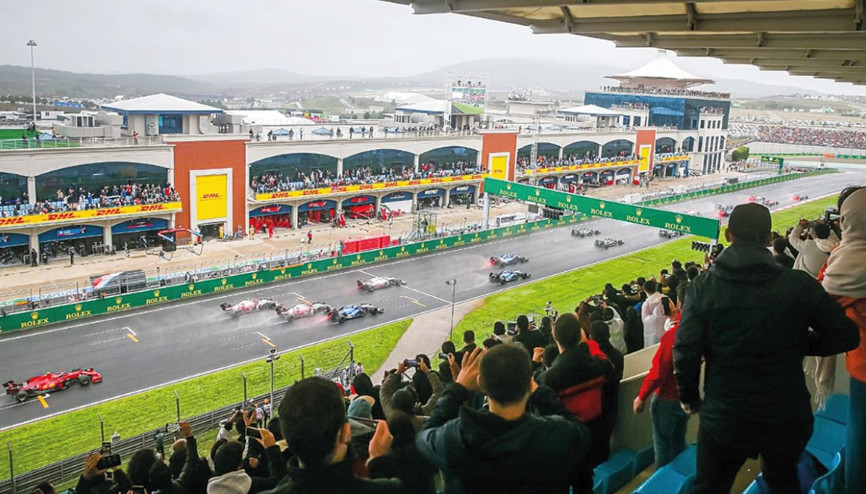 Formula 1 kritik virajda Formula 1 kritik virajda