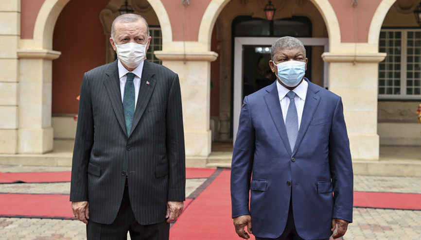 Son dakika: Cumhurbaşkanı Erdoğan, Angolada Resmi törenle karşılandı