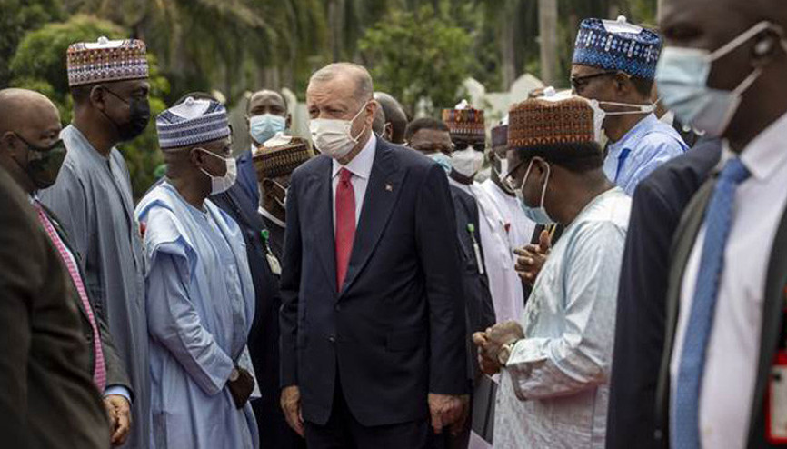 Cumhurbaşkanı Erdoğan, Nijeryada resmi törenle karşılandı