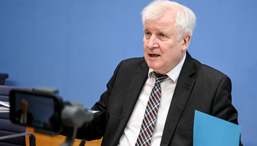 Seehofer, göçü önlemek için Polonya ile iş birliğini artırmak istiyor Seehofer, göçü önlemek için Polonya ile iş birliğini artırmak istiyor