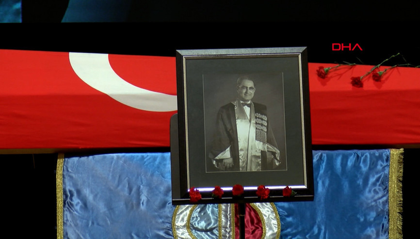 Prof. Dr. Orhan Oğuz, son yolculuğuna uğurlandı