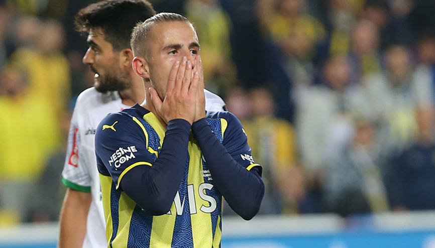 Fenerbahçeli futbolcular maç sonu özür diledi
