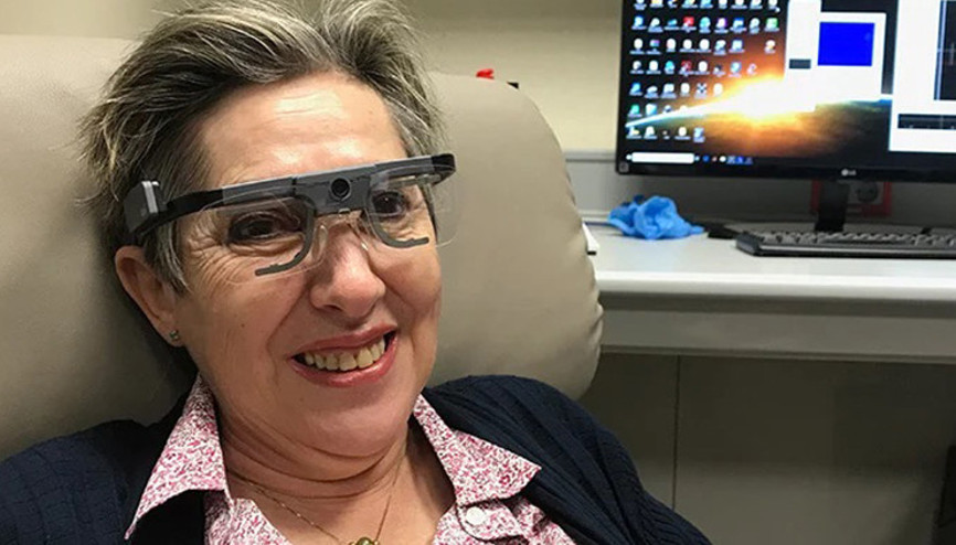 Bilim insanlarından çığır açacak buluş Beyin implantıyla görme engelli kadın basit şekilleri görebildi