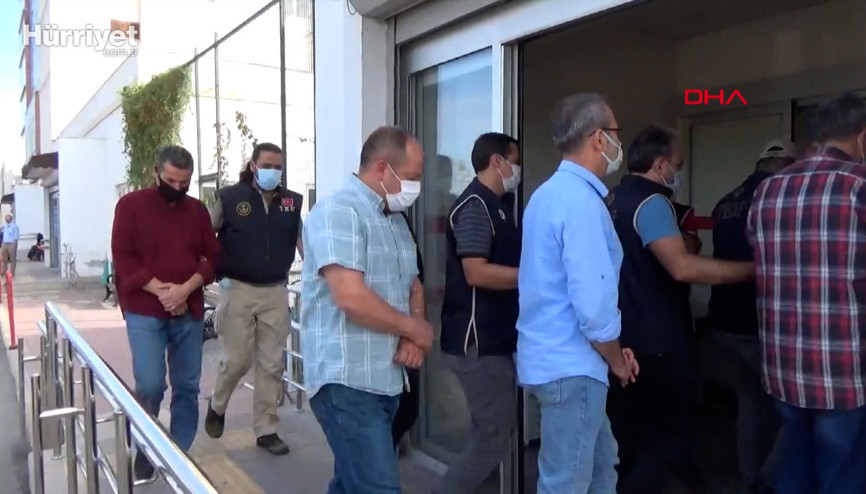 Firari FETÖ hükümlüsü 8 polis yakalandı