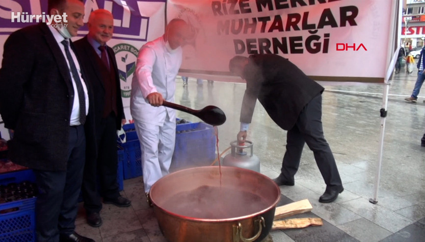 Festivalde 10 bin kase pepeçura tatlısı, 1 saatte tükendi