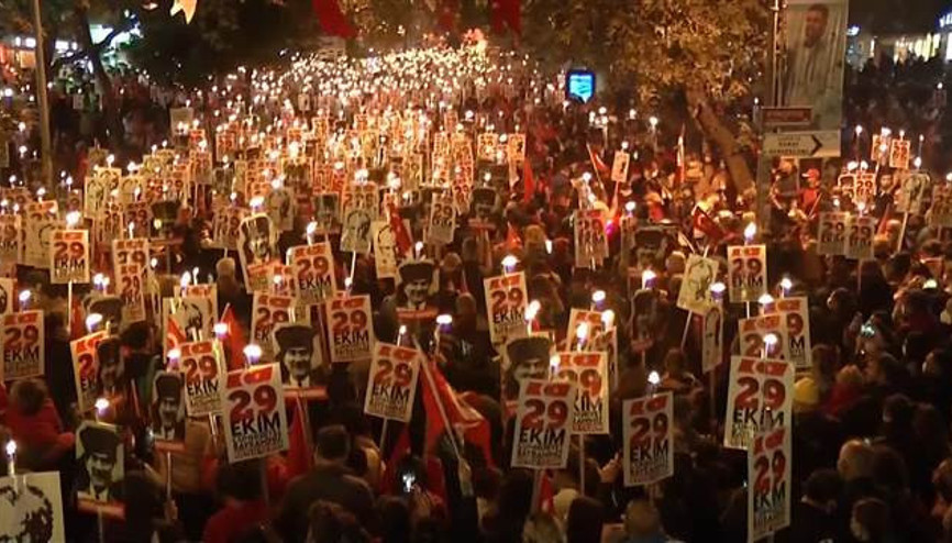 Bağdat Caddesinde 29 Ekim coşkusu