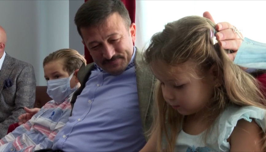 AK Partili Dağ, İzmirdeki depremin sembol ismi Aydayı ziyaret etti