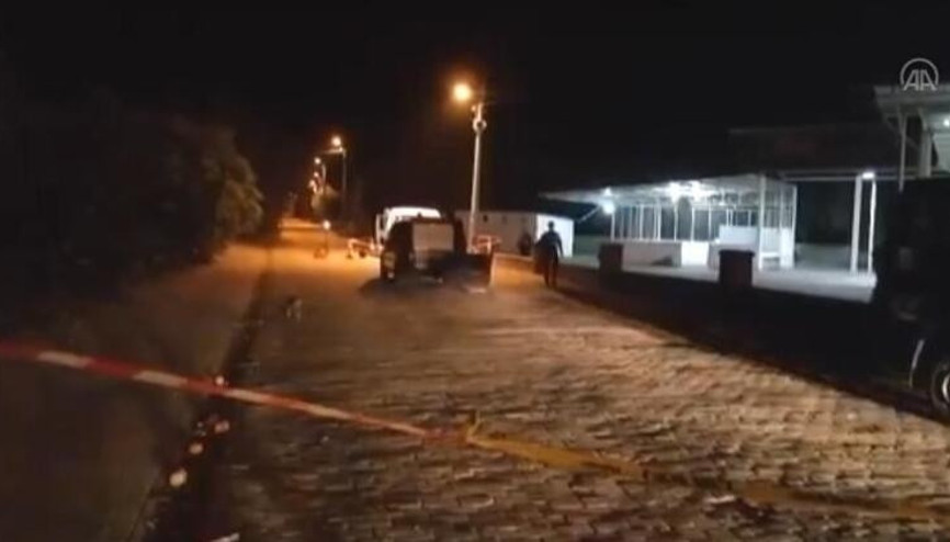 Eşini ve kızını tabancayla öldüren kişi intihar etti