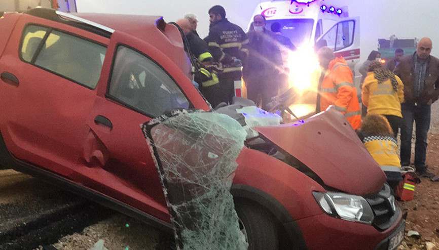 Tokatta sis nedeniyle 3 araç kazaya karıştı: 1 kişi öldü, 9 öğrenci yaralı