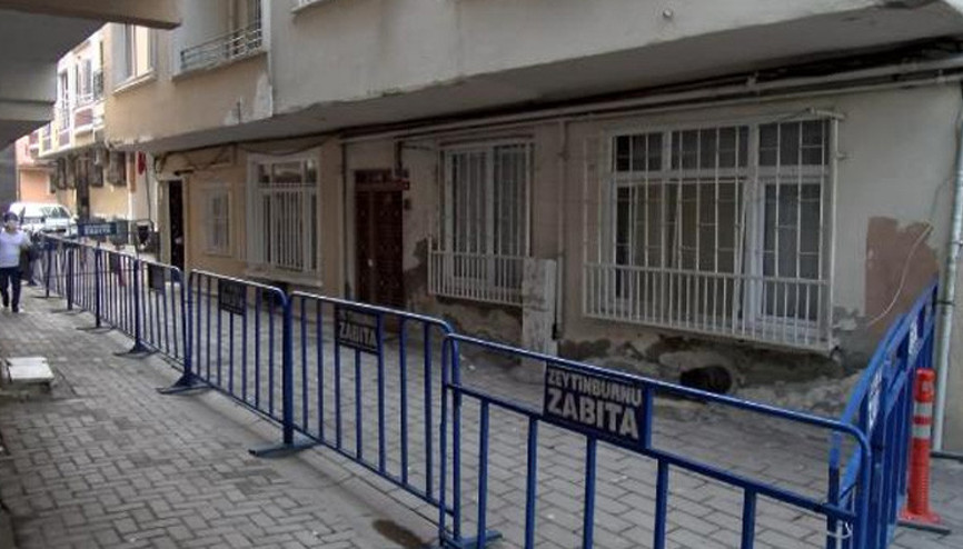 Zeytinburnunda iki bina boşaltıldı