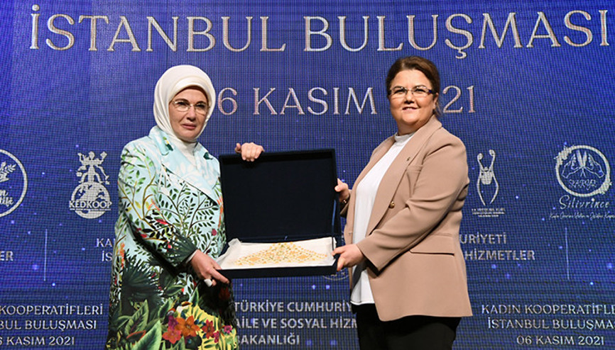 Emine Erdoğan: Güçlü bir ülkenin üç bileşeni vardır; güçlü kadın, güçlü aile ve güçlü toplum