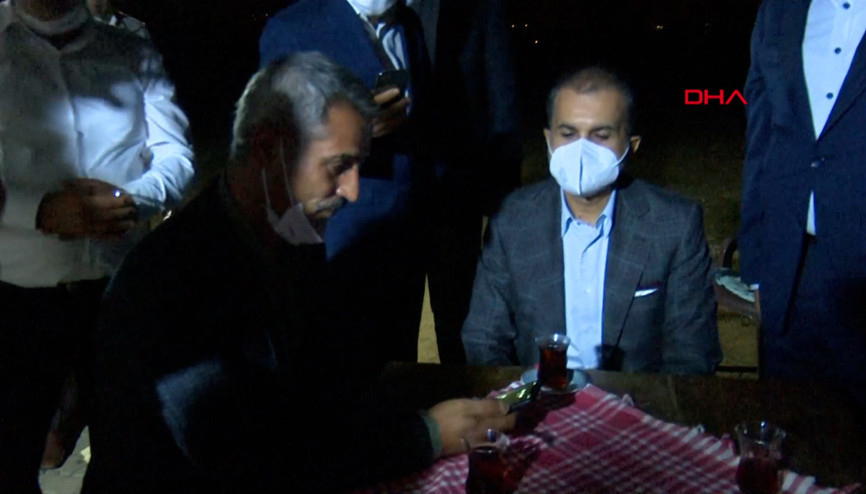 Cumhurbaşkanı Erdoğan, İYİ Partili Türkkanın küfrettiği şehit ailesinden Ahmet Gümrenle görüştü