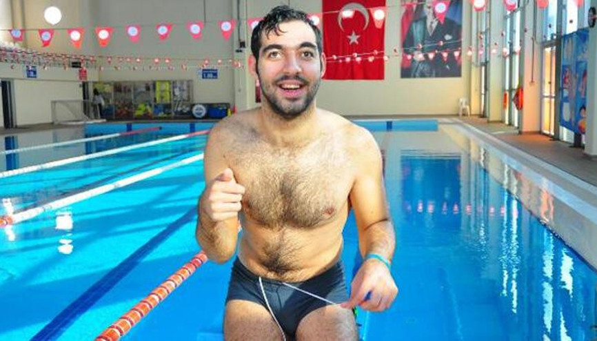 Doktorların yaşamaz dediği Deniz, attığı kulaçla hayata tutundu Doktorların yaşamaz dediği Deniz, attığı kulaçla hayata tutundu