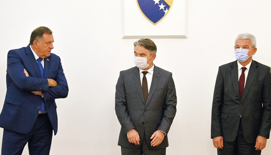 Bosna Federasyonu çatırdıyor
