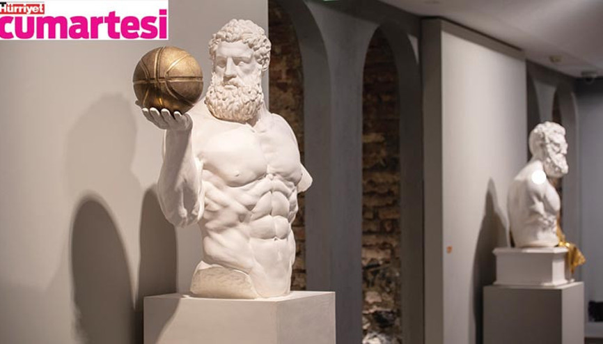 Emre Yusufi: Her sanatçının bir üslubu var, benimki de bu sakallı bey