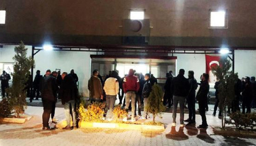 Düğünde yan baktın kavgası Tarafları ayırırken öldürüldü