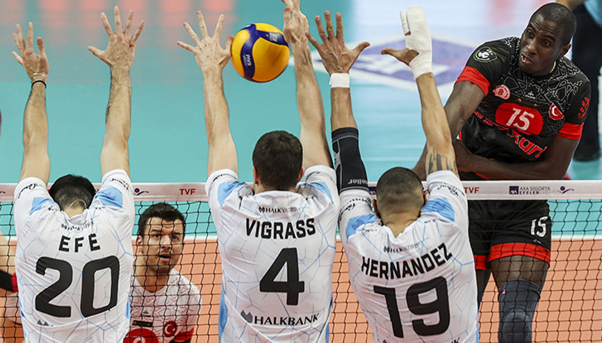 Halkbank 3 - 0 Ziraat Bankkart (Maç özeti)