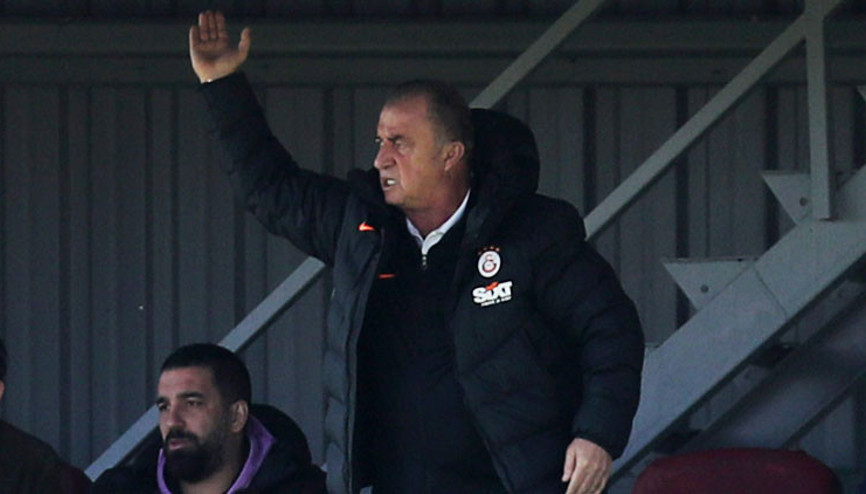 Son dakika: Fatih Terimi çıldırtmıştı Galatasarayda bileti kesildi... Son dakika: Fatih Terimi çıldırtmıştı Galatasarayda bileti kesildi...