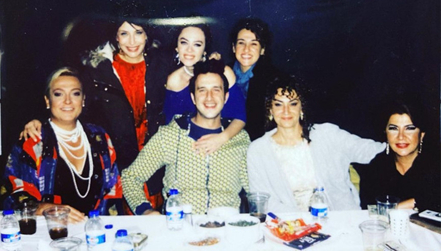 Düğün sahnelerini Adana’da değil Silivri’de bir evde çekmiştik